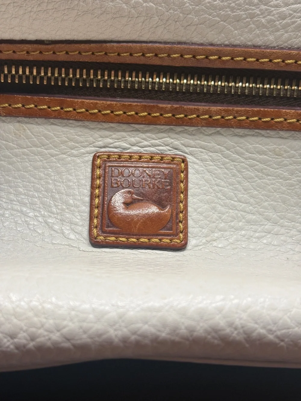 Dooney Bourke Pebble Grain White Leather Double Zip Pocket Hobo Bag Florentine - Picture 2 of 9